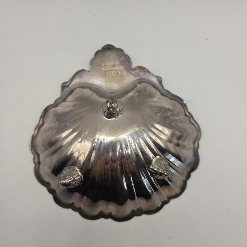Vintage Marked Guildcraft Silversmiths No. 1823 Silver plated Seashell/Clam...
