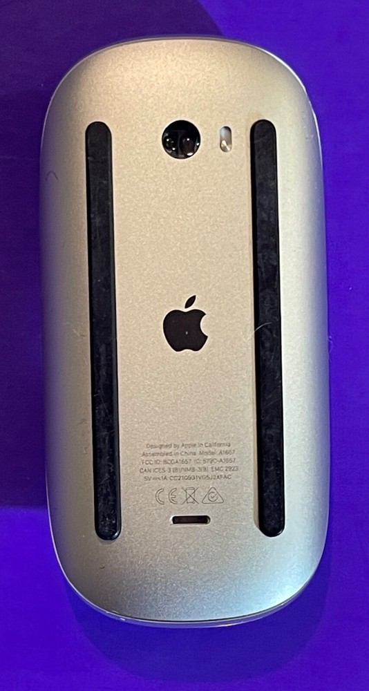 Apple A1657 Magic Mouse 2 Wireless Mouse - Silver (MLA02LL/A) Works Perfect!