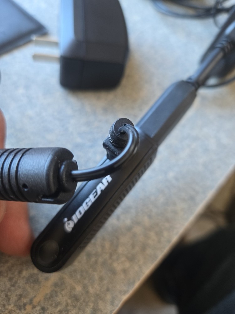 IOGear Wireless Transmitter & Receiver Kit with HDMI Connection. No Remote