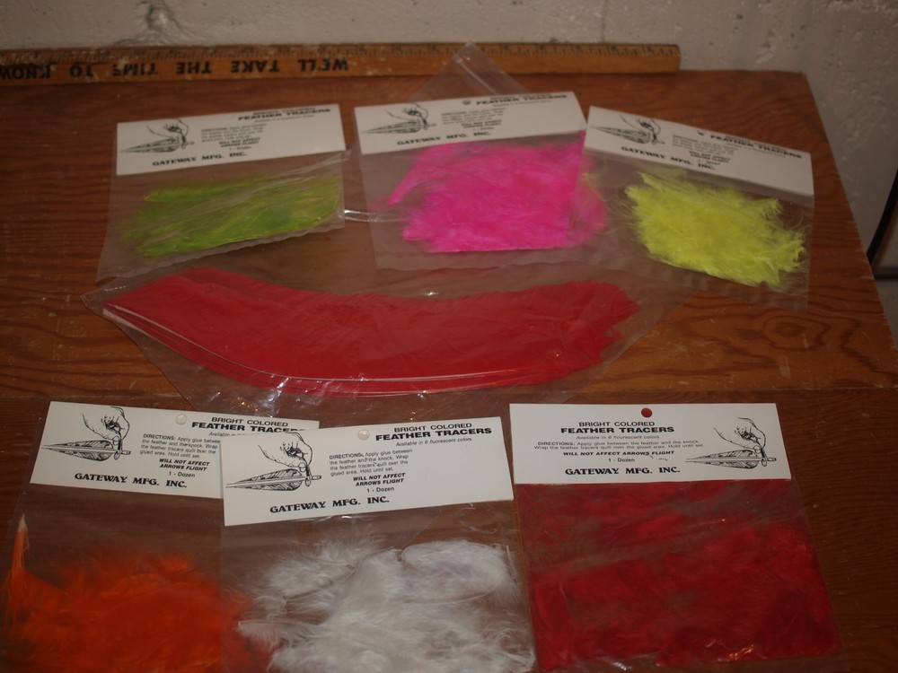 Arrow Feathers Full Length Right Wing/Red - 6 Feather Tracers