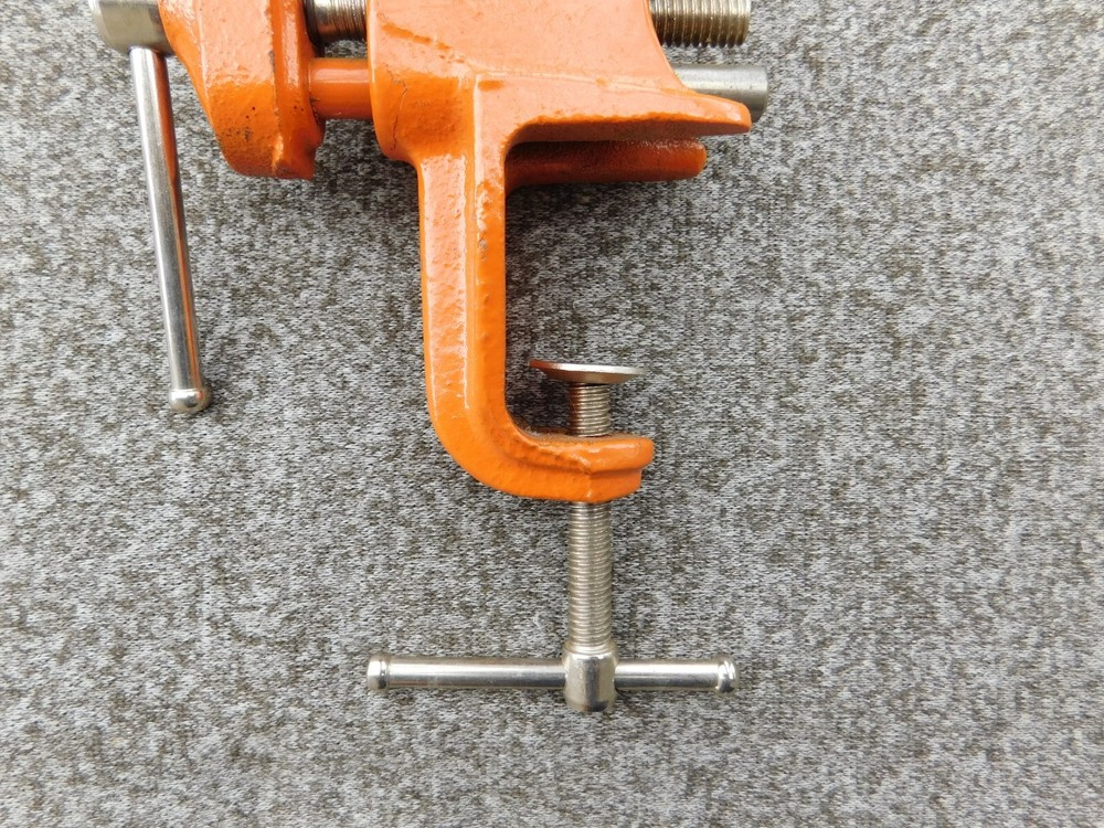 PONY 3" CLAMP ON BENCH VISE NEVER USED