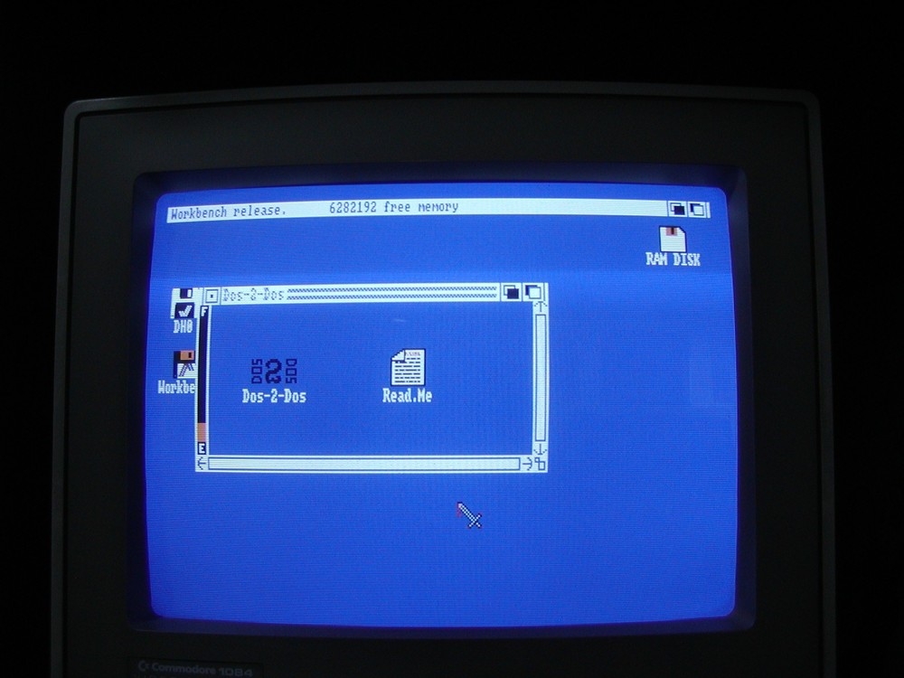 Commodore Amiga DOS 2 DOS, (1) Original Master with Manual in Plastic Folder