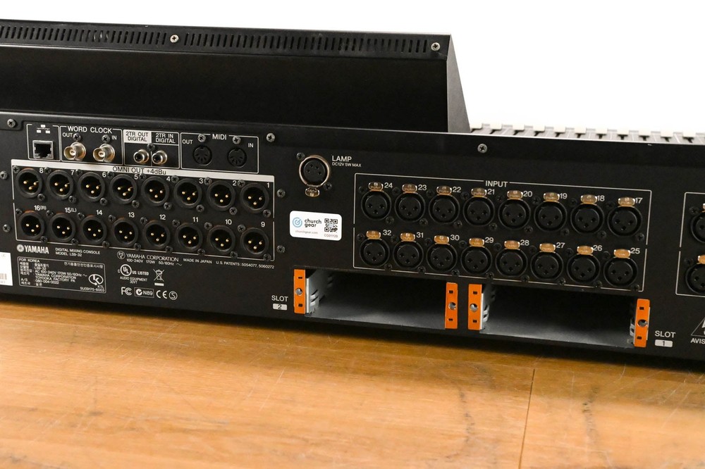 Yamaha LS9-32 32-Input Digital Mixing Console CG01Y2B