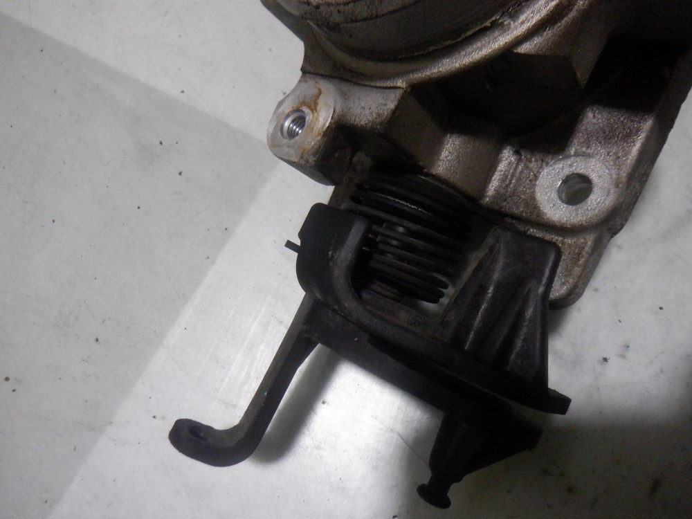 05 FORD TAURUS Throttle Body