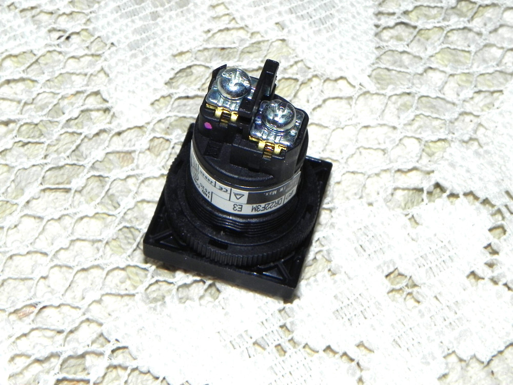 FUJI Indicator light (Red) DR22F3M E3 SQUARE