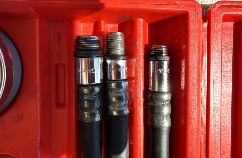 SNAP-ON COMPRESION GUAGE SET MODEL NO. MT308KB - AS PICTURED