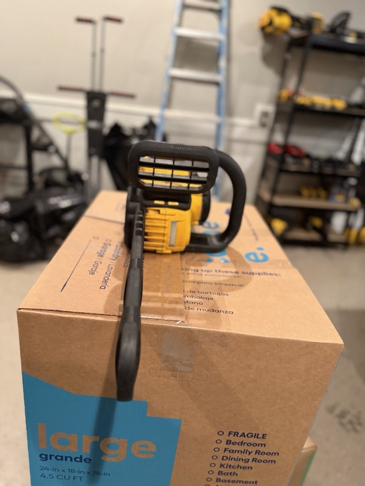 DeWALT FLEXVOLT DCCS670B 60V MAX Cordless Chainsaw (Tool Only)