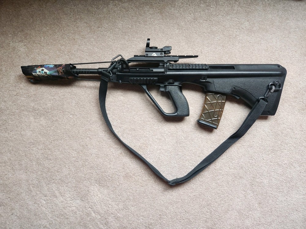 Airsoft AUG. Extra Mags, Drum Mag, Extra Batteries, Extra Gear