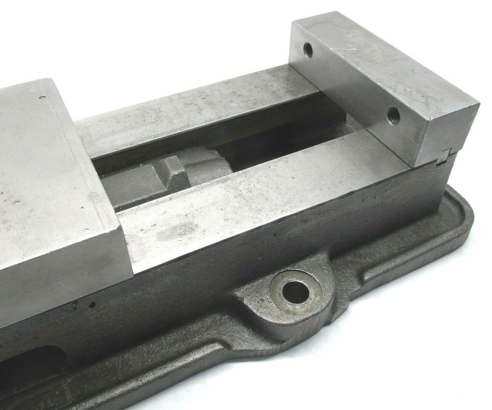 KURT ANGLOCK 6" MILLING MACHINE VISE - #D60