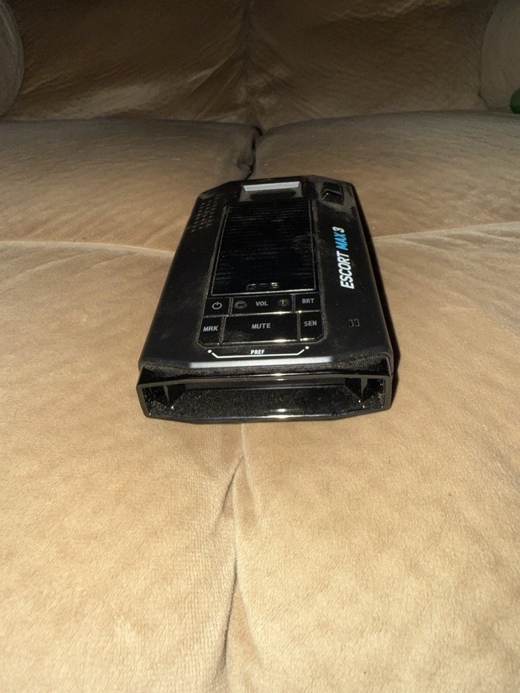Escort MAX 3 Radar Detector GPS Mute Mode Audio/Visual Alerts with Case
