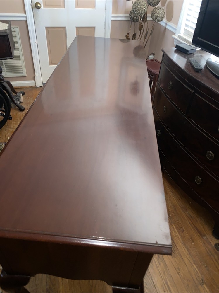 Very Nice LINK-TAYLOR Heirloom Solid Mahogany Queen Anne Buffet