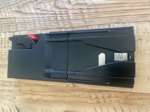 Canon Tripod Quick Release Tripod Adapter TA – 100 - Excellent Condition