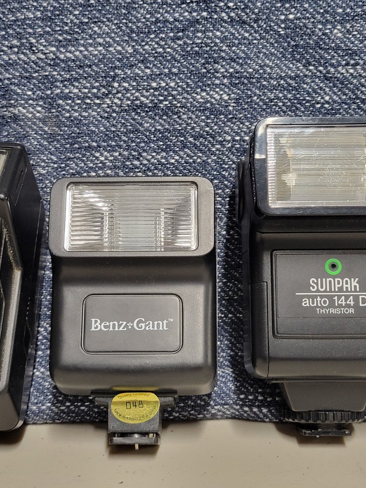 Lot of Camera Flashes UNTESTED