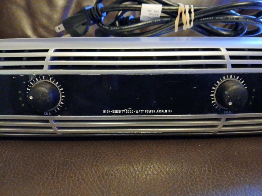 Behringer INUKE NU3000 High Density 3000 Watt Power Amplifier