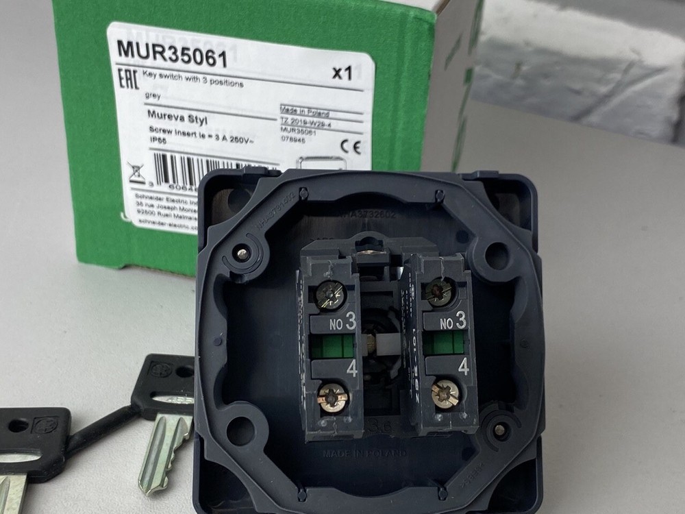 Schneider MUR35061 Mureva Styl key switch 3 positions surface & flush mounting