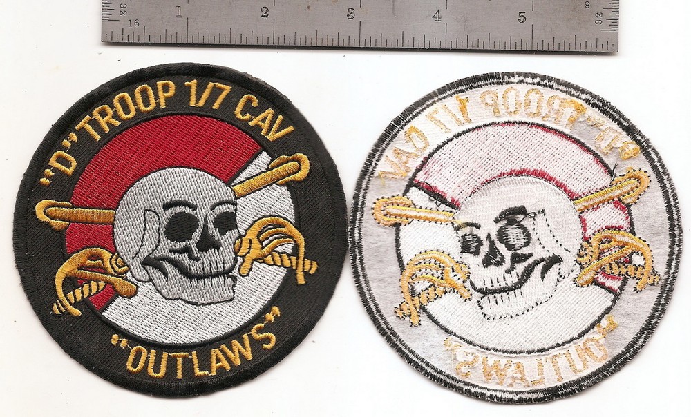 #088 US ARMY D TROOP 1/7 CAVALRY PATCH "OUTLAWS"