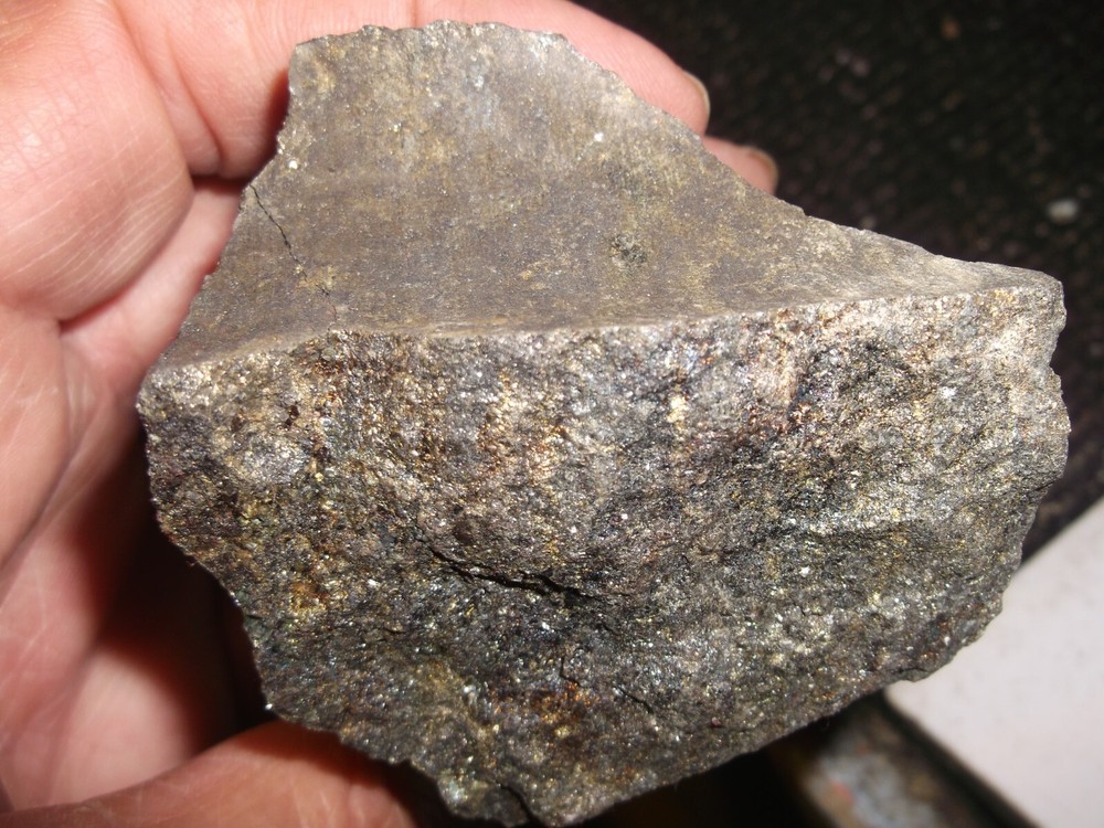 gold silver copper ore, 464 grams samples ,ore high grade .this is not