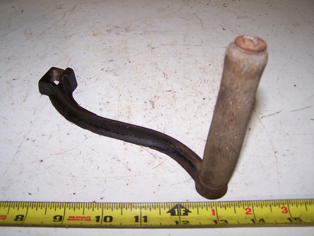 NOS Cast Iron Crank Handle Corn Sheller Pump Grinder Roller 9/16" SQUARE Shaft