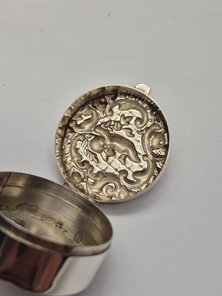 Sterling Silver Pill Box, Fine Example, Highly Decorative, Cherub Design