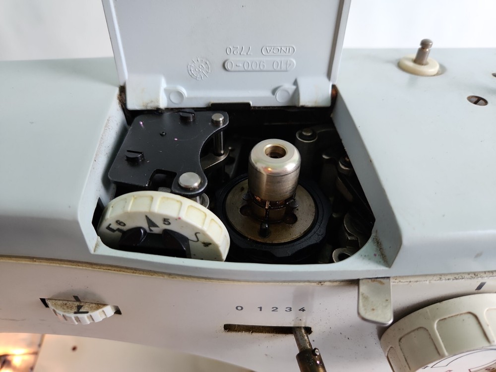 Elna Supermatic Type 62 Sewing Machine Working