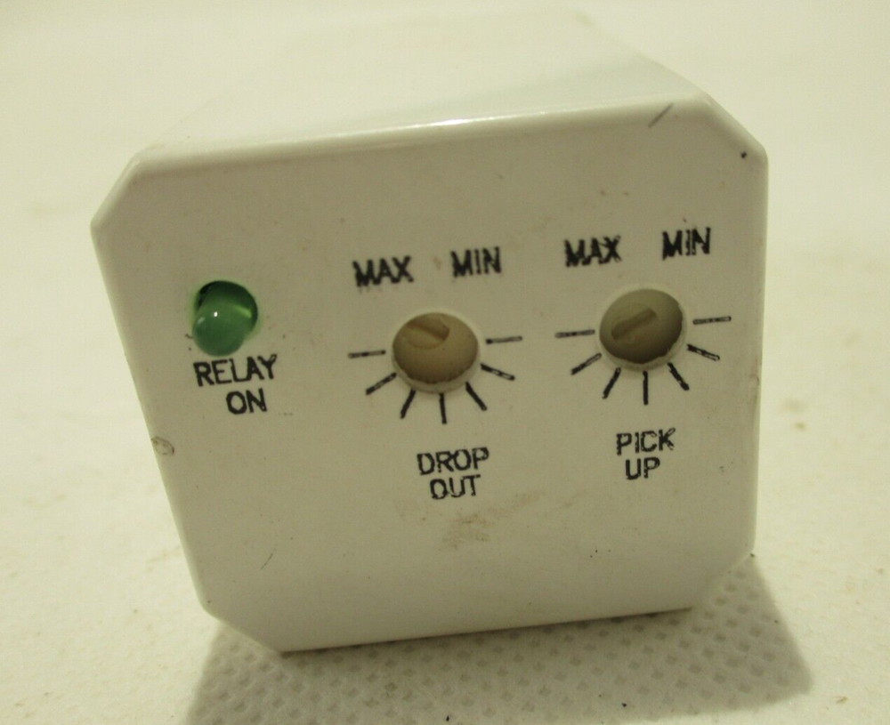 NEW STRUTHERS-DUNN W236ACX-2 SOLID STATE VOLTAGE SENSOR 240V-AC