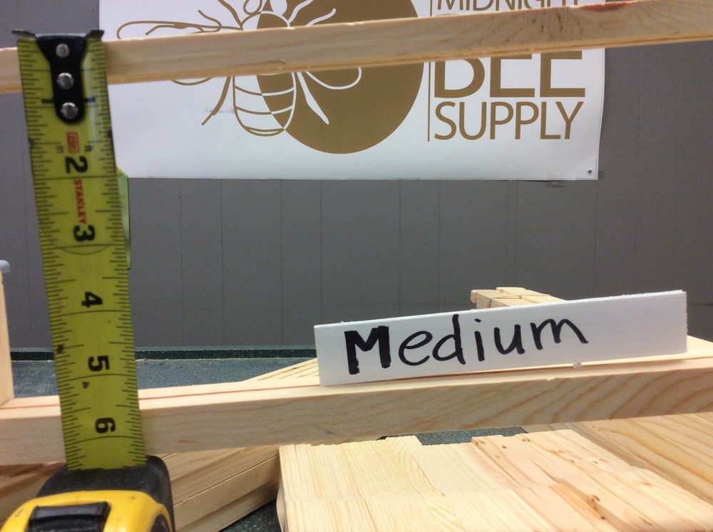 Unassembled MEDIUM Frames - Slotted Bottom Bars NO FOUNDATION 10 Pack