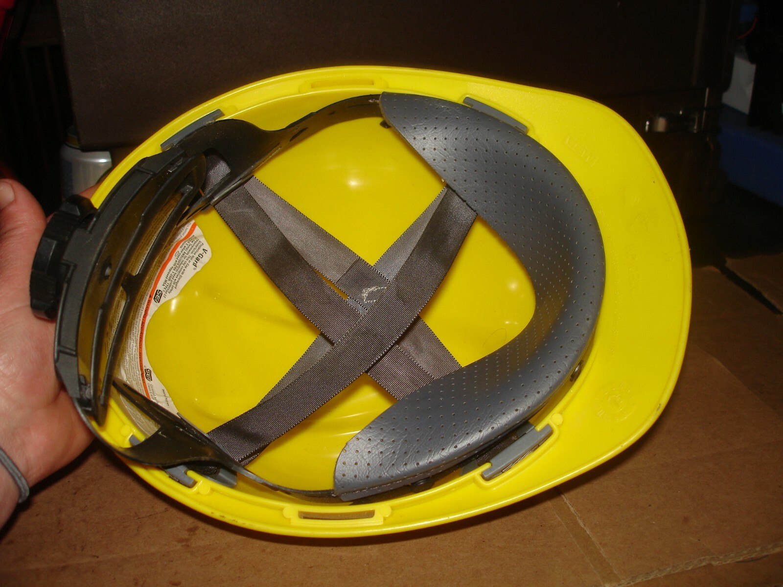 MSA V-gard yellow hard hat Univ. of Minnesota Gophers size medium