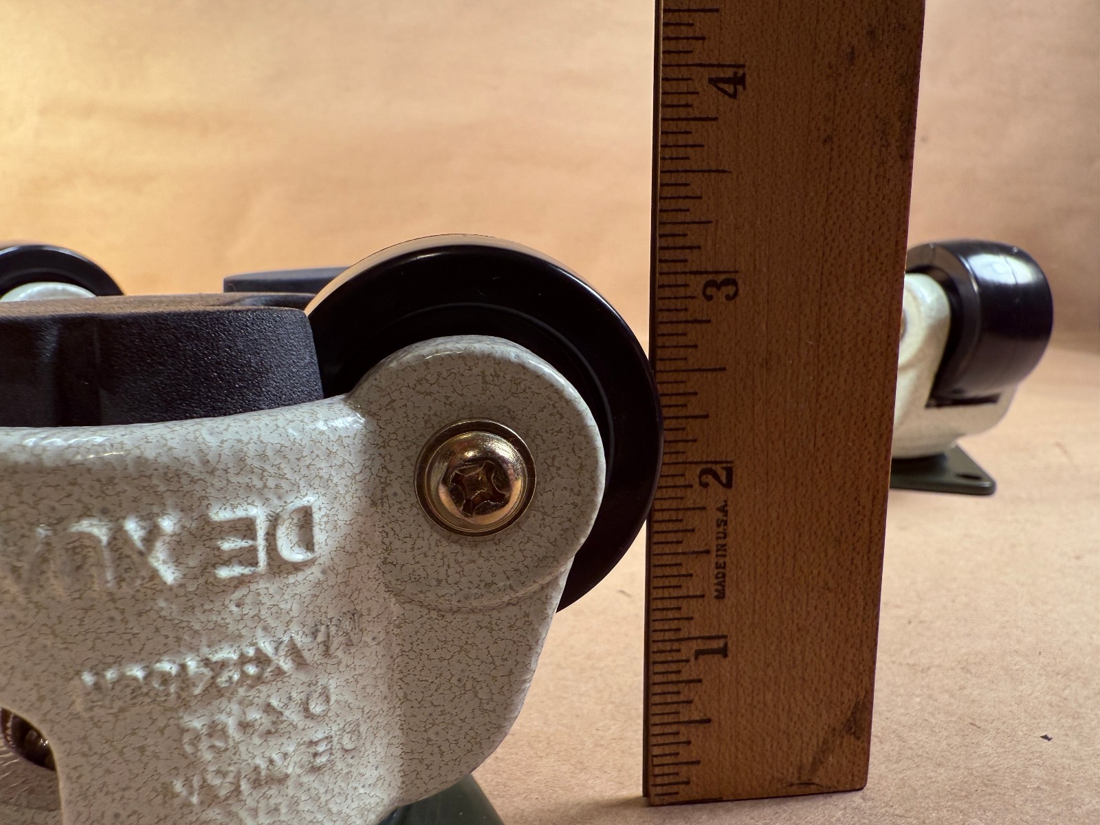 Bolton Tools 4pcs 60F Retractable Leveling Machine 2" Caster Plate 550lbs Nylon