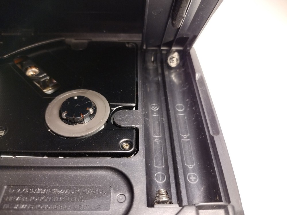 Sony Discman Model No. D-33 CD Compact Disc Player