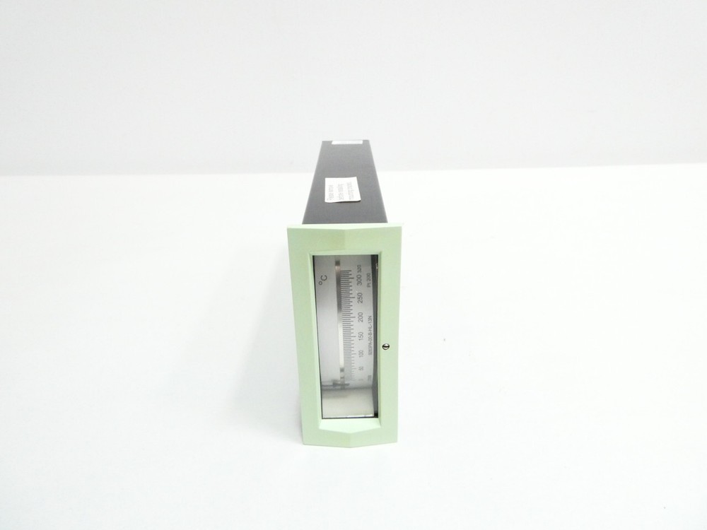 Versatile Measuring Instruments 9283PA-00-B-HL-13N Panel Meter 0-320c