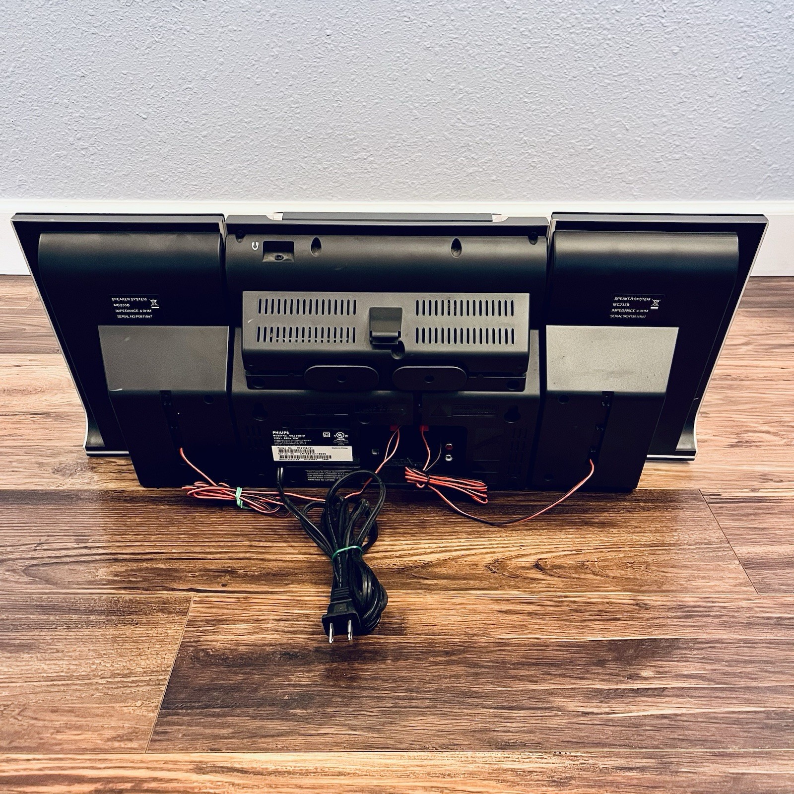 Philips MC235B/37 Micro Shelf Stereo System CD AM/FM Aux w/Speakers - SHIPS FREE