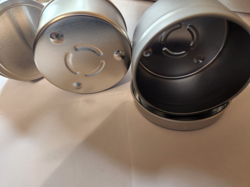 Empty Tins 8oz (24 tins/lids)