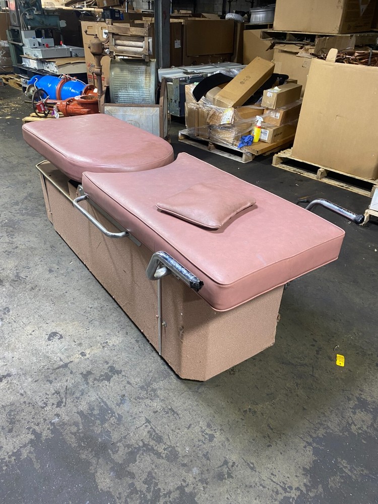 Vintage Medical Horizontal Spinal Chiropractor Decompression Table Antique