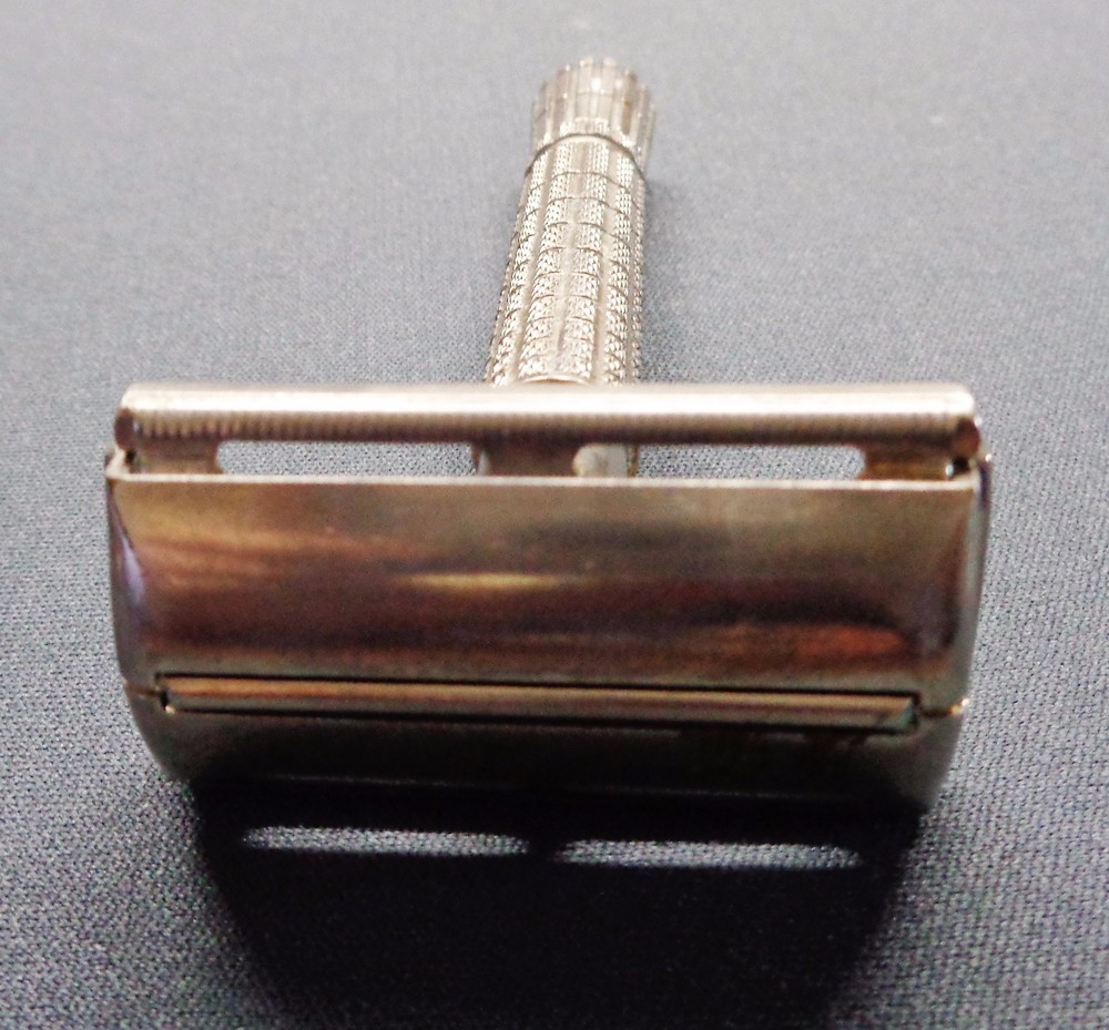 VINTAGE GILLETTE Safety Razor D 1