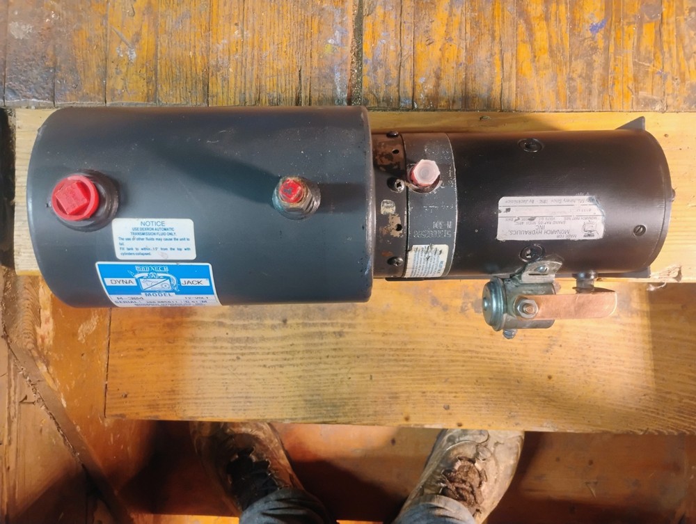 Dyna jack M-304 12 Volt