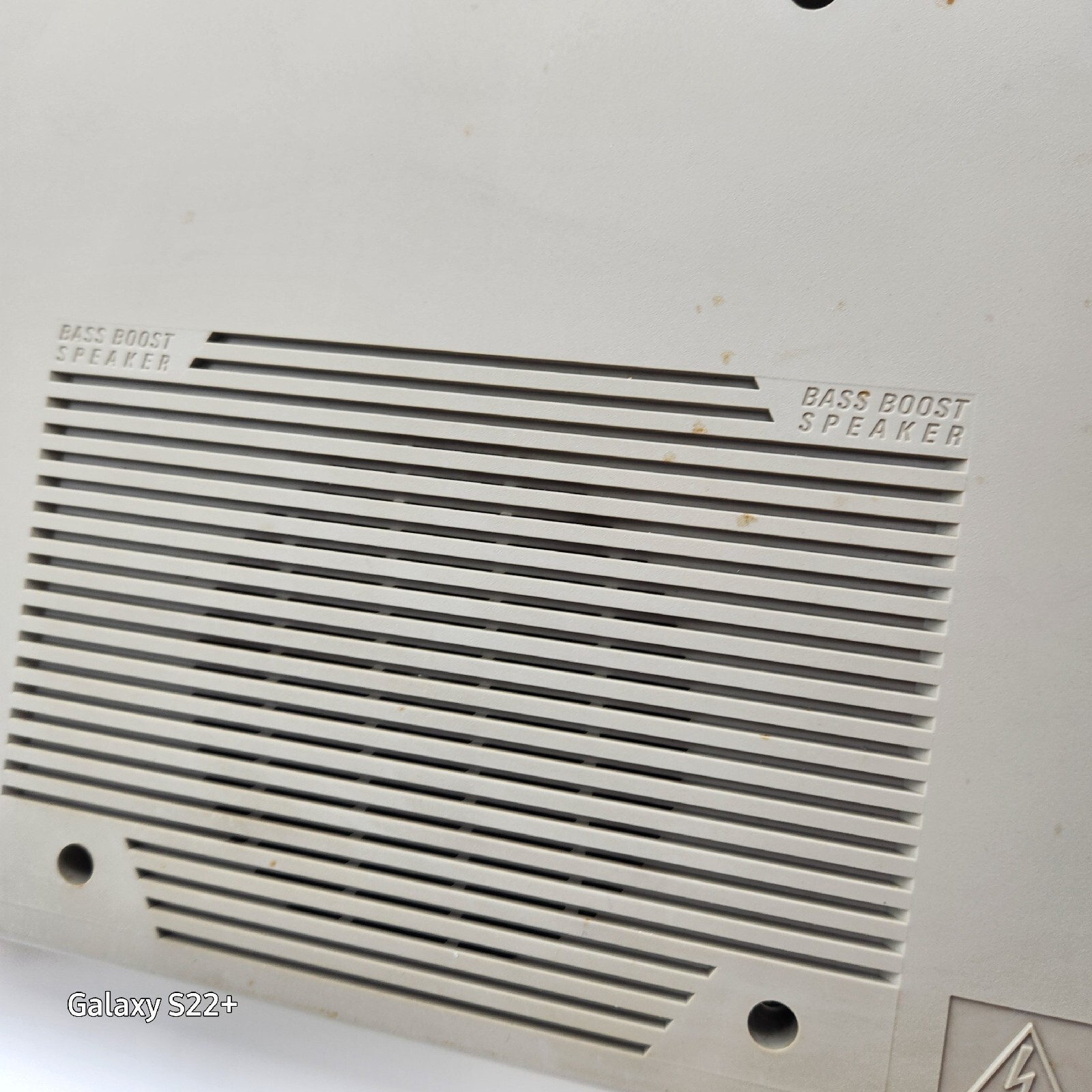 GE Spacemaker AM/FM Stereo Cassette Player Bass Boost #7-4275A has hardware