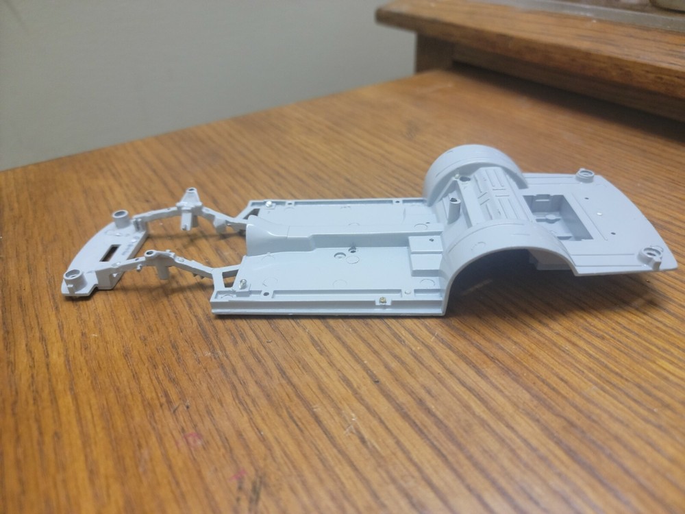 1/24 SILVER DIECAST METAL FRAME CHASIS