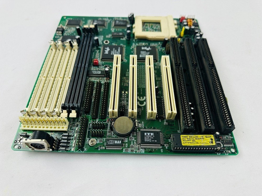 Shuttle HOT-555A Motherboard