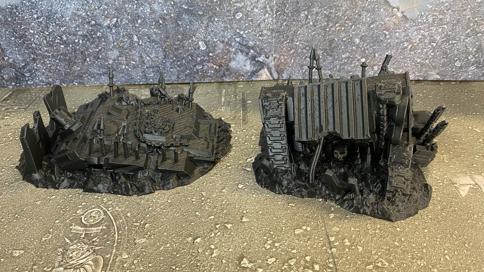Tabletop Terrain - Wrecked Tanks - Warhammer 40K/ Fantasy Compatible - Lot of 6