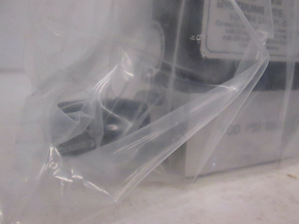 Unit UFC-1100A Mass Flow Controller, 5 SLM, HE, Rfrb