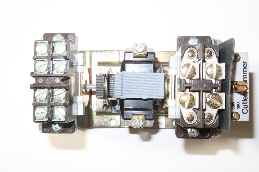 Cutler Hammer D80J Eaton Delay Timer Series A2 D80AM Magnet Assembly