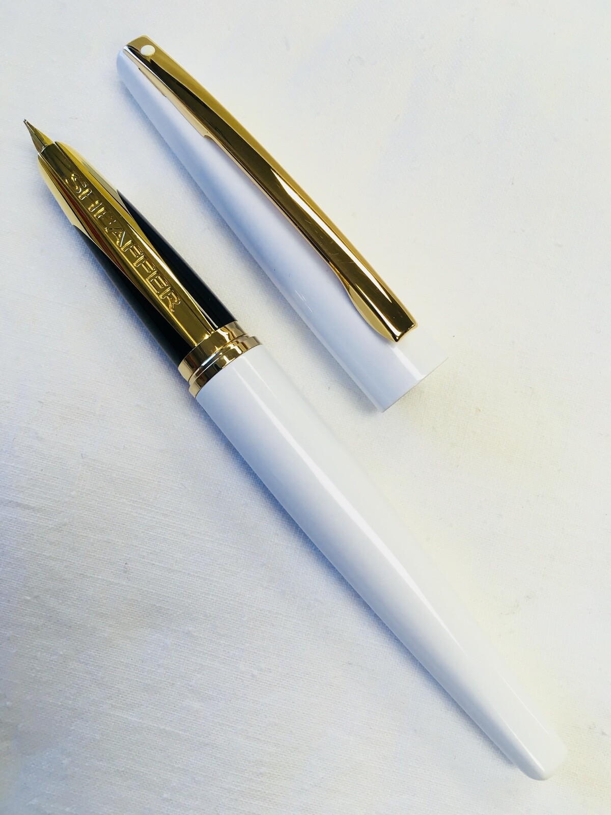 Sheaffer Taranis White Lightning “F” Nib Fountain Pen