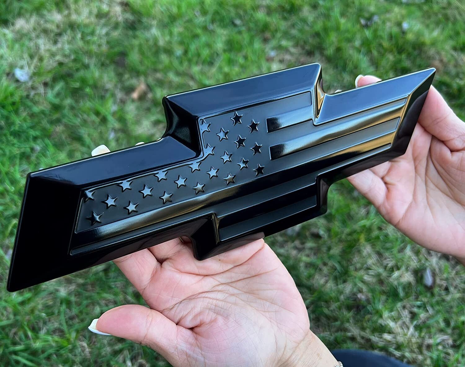 Front Bowtie Overlay Metal Flag Emblem for (2019, 2020, 2021 Silverado 1500)