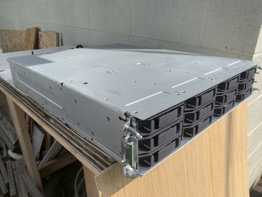 NetApp NAF-0602 Storage System 2X Controllers 2x PSU - No HDD