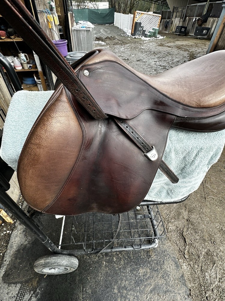 Wintec Bates Saddle With Easy-Change Gullet System