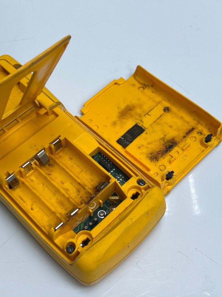 Fluke 725 Multifunction Process Calibrator (FOR PARTS)