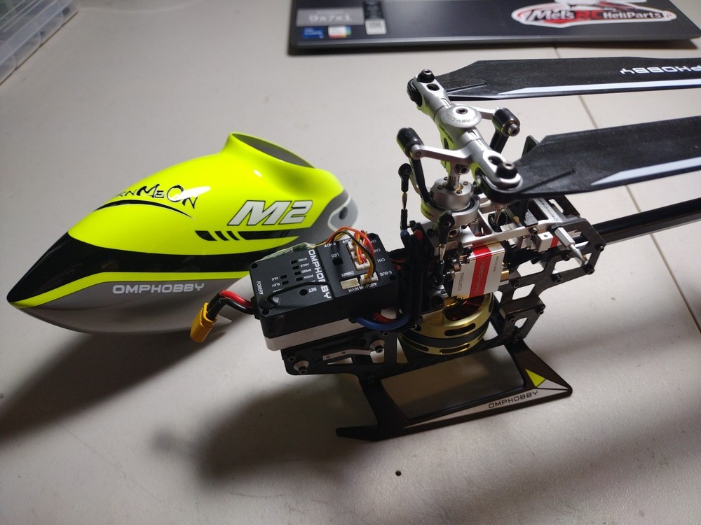 OMP M2 V2 Helicopter (Neon Yellow)