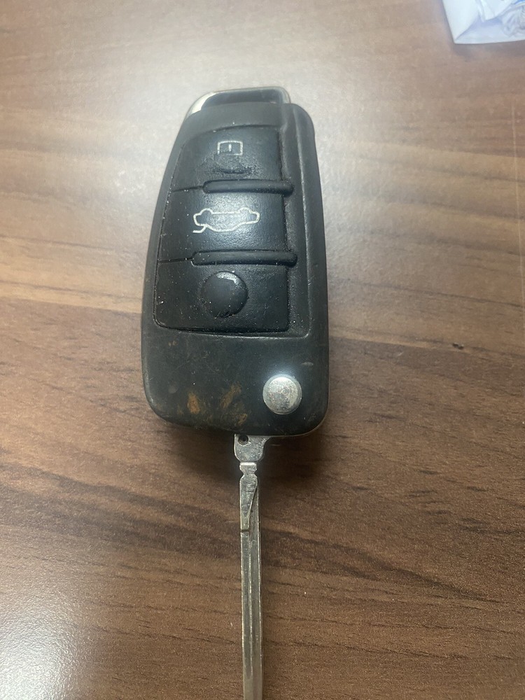 AUDI 3 BUTTON CAR KEY FOB REMOTE USED