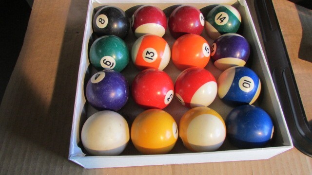 MIZERAK Pool Balls Rack Chaulk