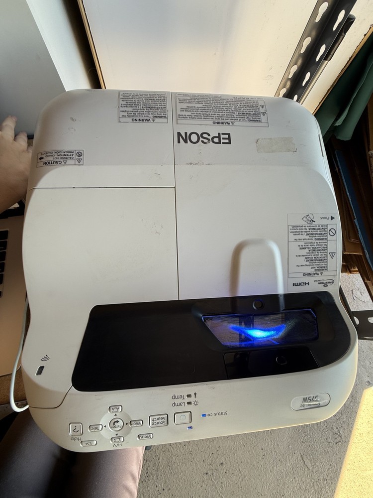 Epson LCD Projector Powerlite 575W Model H603A